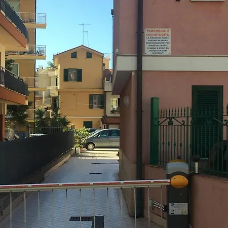 Mare Blu 1 Piano Con Terrazzo * 벤티밀리아