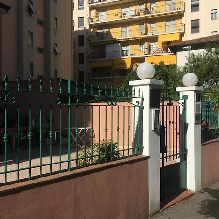 Mare Blu 1 Piano Con Terrazzo 펜션 벤티밀리아