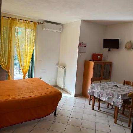 Mare Blu 1 Piano Con Terrazzo 벤티밀리아