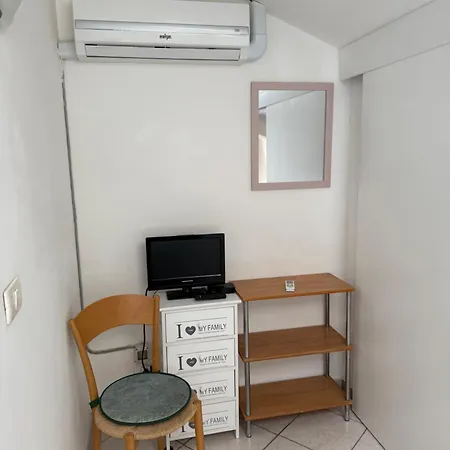 Mare Blu 1 Piano Con Terrazzo 벤티밀리아