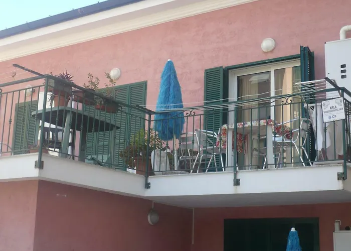 Vakantiehuis Mare Blu 1 Piano Con Terrazzo Ventimiglia