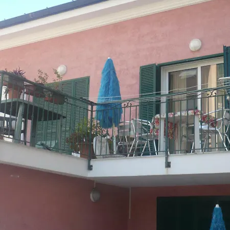 Casa de Férias Mare Blu 1 Piano Con Terrazzo Ventimiglia